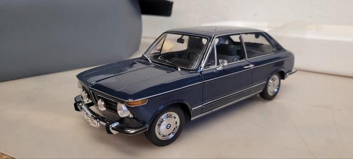Minichamps BMW 1600 Touring, Hobby en Vrije tijd, Modelauto's | 1:18, Zo goed als nieuw, Auto, MiniChamps, Ophalen of Verzenden