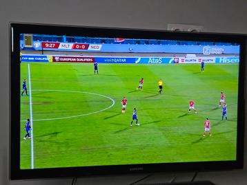Samsung 37 inch TV - Ideaal voor de slaapkamer! beschikbaar voor biedingen