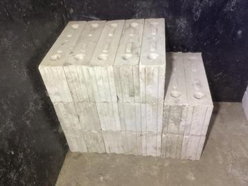 Kalkzandsteen lijmblokken beschikbaar voor biedingen