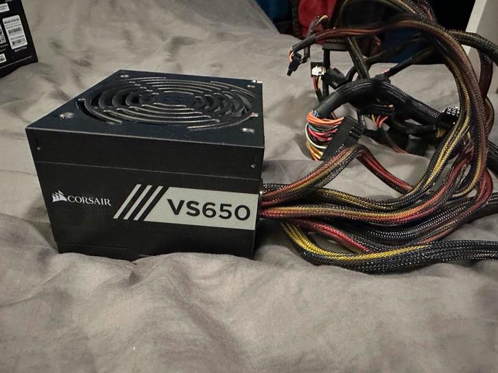 Corsair VS650 PSU, Computers en Software, Interne voedingen, Zo goed als nieuw, Ophalen