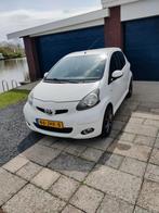 Toyota Aygo 1.0 12V Vvt-i 5DRS 2009 Wit en zilver 2010, Auto's, Toyota, Origineel Nederlands, Te koop, Benzine, 4 stoelen