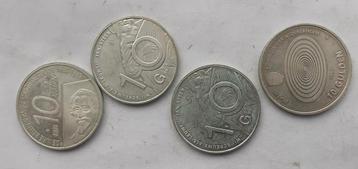 4 tientjes.  beschikbaar voor biedingen