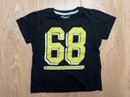 Rebel t-shirt zwart met gele cijfers maat 104, Gebruikt, Rebel, Ophalen of Verzenden, Shirt of Longsleeve
