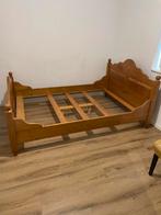 Te koop: Houten bedframe 140x200 cm, Ophalen of Verzenden