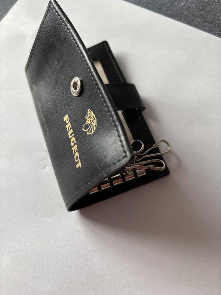 Vintage Peugeot Sleutelhoesje Jaren 70, Auto diversen, Auto-accessoires, Gebruikt, Ophalen of Verzenden