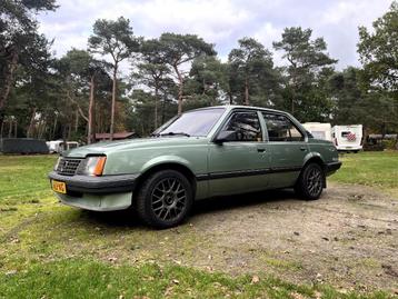 Opel Ascona 1983 - 2.0 turbo - LPG en benzine - oldtimer beschikbaar voor biedingen