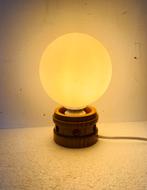 Mushroom lamp met glazen bol en houten voet, Huis en Inrichting, Gebruikt, Onbekend, Ophalen of Verzenden, Glas