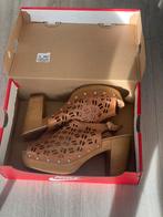 sandalen met houten hak, Kleding | Dames, Schoenen, Ophalen of Verzenden, Zo goed als nieuw, Zwart, Sandalen of Muiltjes