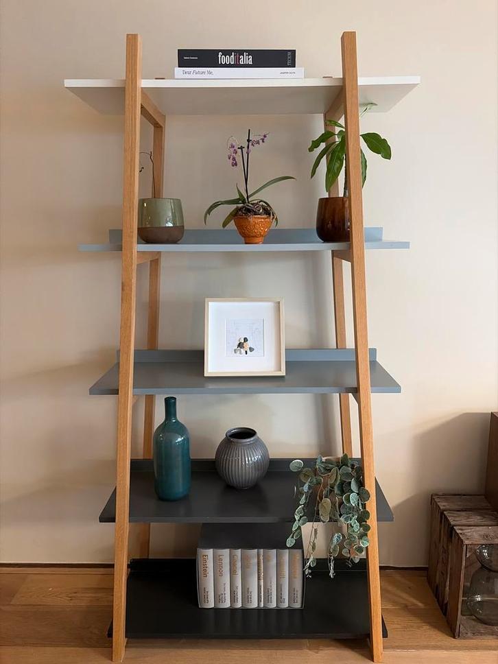 Boeken kast van Made, Huis en Inrichting, Kasten | Boekenkasten, Zo goed als nieuw, 50 tot 100 cm, 150 tot 200 cm, 25 tot 50 cm