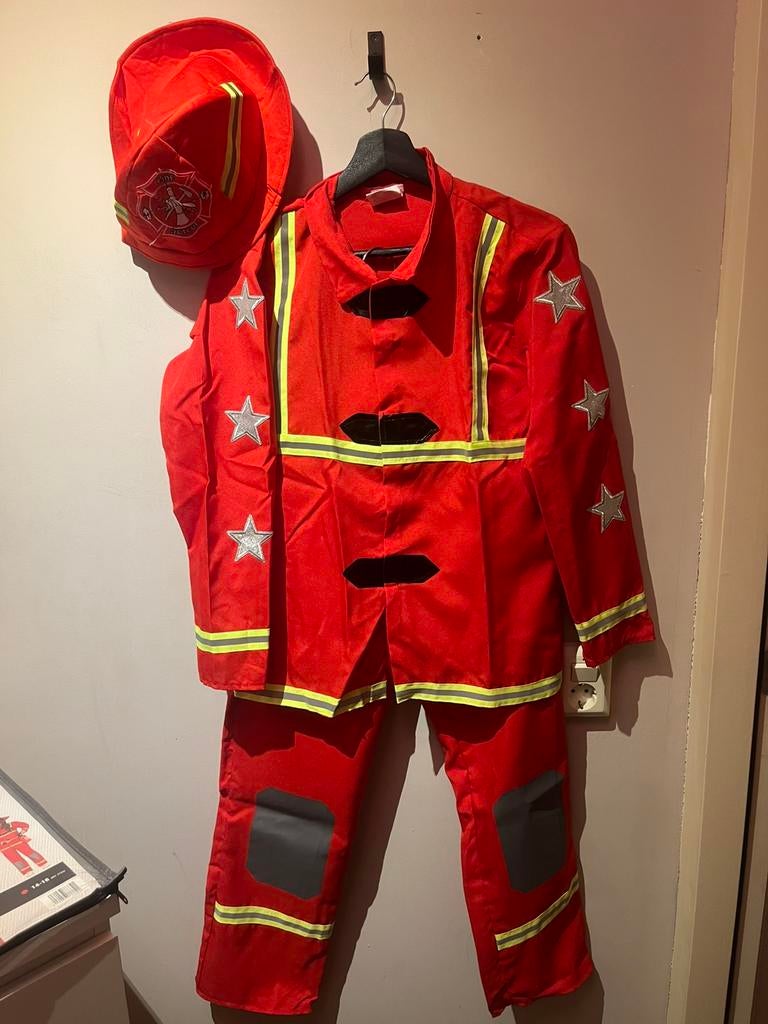 Brandweerpak incl brandblusser carnaval, Kinderen en Baby's, Ophalen of Verzenden, Zo goed als nieuw, Jongen of Meisje