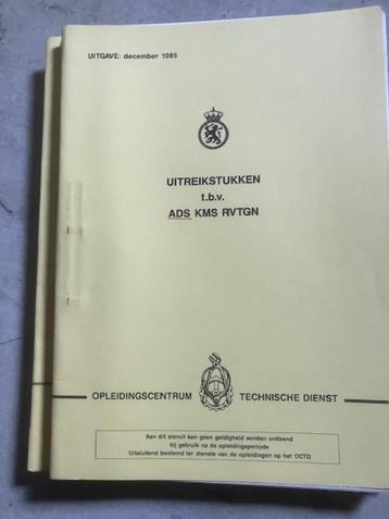 Leerstofboeken/ leerstofpakket NL leger oa Leopard, YA 4440  beschikbaar voor biedingen