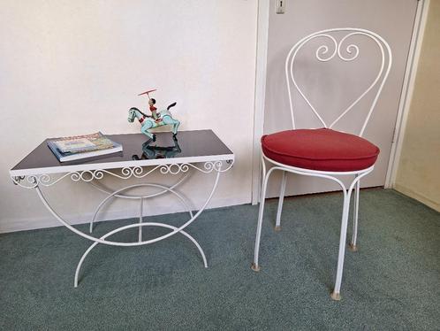 Lage gietijzeren side table met bijbehorende stoel, Huis en Inrichting, Tafels | Sidetables, Gebruikt, 25 tot 50 cm, 50 tot 100 cm