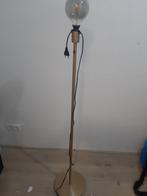 Vloerlamp Ikea Skaftet. Messingkleurig, Incl. ledlamp, Huis en Inrichting, Lampen | Vloerlampen, Ophalen of Verzenden, Zo goed als nieuw