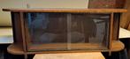 Vintage eikenhouten hangkastje met glazen deurtjes., Antiek en Kunst, Ophalen