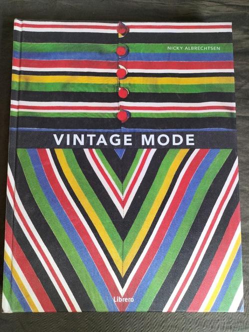 Nicky Albrechtsen - Vintage mode, Boeken, Mode, Zo goed als nieuw, Mode algemeen, Verzenden