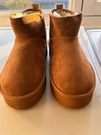 Nieuwe uggs van river island maat 39, Kleding | Dames, Schoenen, Ophalen of Verzenden, Zo goed als nieuw, Bruin