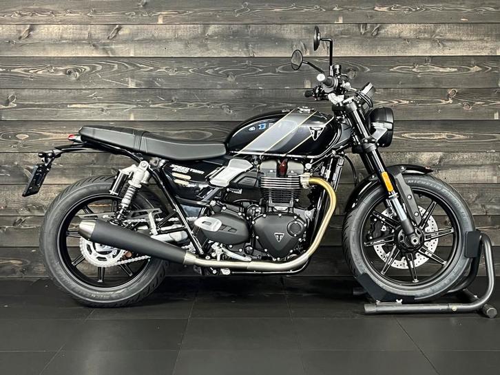 Triumph SPEED TWIN 900 MY25 PHANTOM BLACK (bj 2025), Motoren, Motoren | Triumph, Bedrijf, Naked bike, meer dan 35 kW