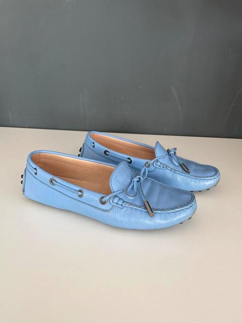 Licht blauwe Tod’s, Kleding | Dames, Schoenen, Zo goed als nieuw, Instappers, Blauw, Ophalen of Verzenden
