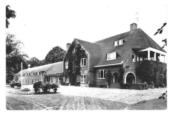 981136	De Lutte	bij Oldenzaal Ov 1970 Het Nije Huss	Gelopen, Verzamelen, Ansichtkaarten | Nederland, Gelopen, Overijssel, 1960 tot 1980