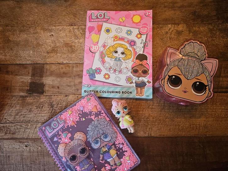 Bijna gratis : LO.L. Surprise Set: Spaarpot, Popje & Boekjes, Kinderen en Baby's, Speelgoed | Overig, Gebruikt, Meisje, Ophalen