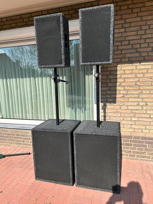 PA: 18inch bas, 12inch top, 2inch driver, incl versterkers, Muziek en Instrumenten, Versterkers | Keyboard, Monitor en PA, Gebruikt