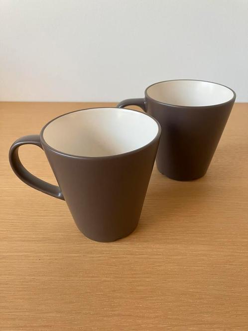 2 bruine bekers van oude Dinera servies van IKEA, Huis en Inrichting, Keuken | Servies, Gebruikt, Kop(pen) en/of Schotel(s), Overige stijlen