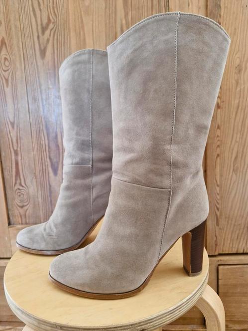 MACE beige suède laarzen LIA kuithoogte mt 39 zgan, Kleding | Dames, Schoenen, Zo goed als nieuw, Hoge laarzen, Beige, Ophalen of Verzenden