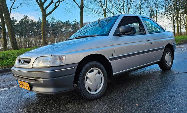 Ford Escort 1.4 CL 1e Eigenaar NL Auto Nieuwstaat, Auto's, Ford, Bedrijf, Te koop, Escort, Benzine, Euro 1, Hatchback, Handgeschakeld