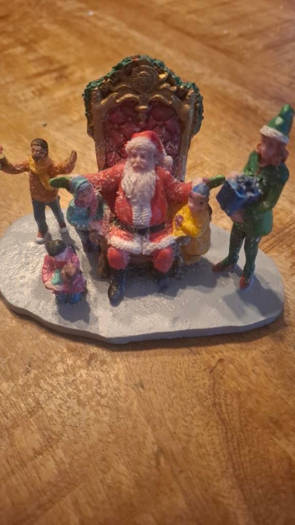 Lemax Kerstbeeldje - Kerstman met kinderen, Diversen, Kerst, Gebruikt, Ophalen of Verzenden