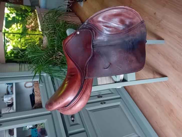 Springzadel 17 inch, Dieren en Toebehoren, Paarden en Pony's | Zadels, Gebruikt, Springen, Ophalen of Verzenden