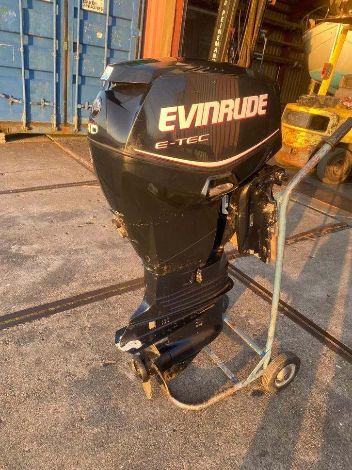 Evinrude E-Tec 40PK, Watersport en Boten, Buiten- en Binnenboordmotoren, Zo goed als nieuw, Benzine, Buitenboordmotor, 30 pk of meer