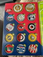 Voetbal munten, cluppies, plus, vol boek., Verzamelen, Speldjes, Pins en Buttons, Ophalen, Nieuw, Sport