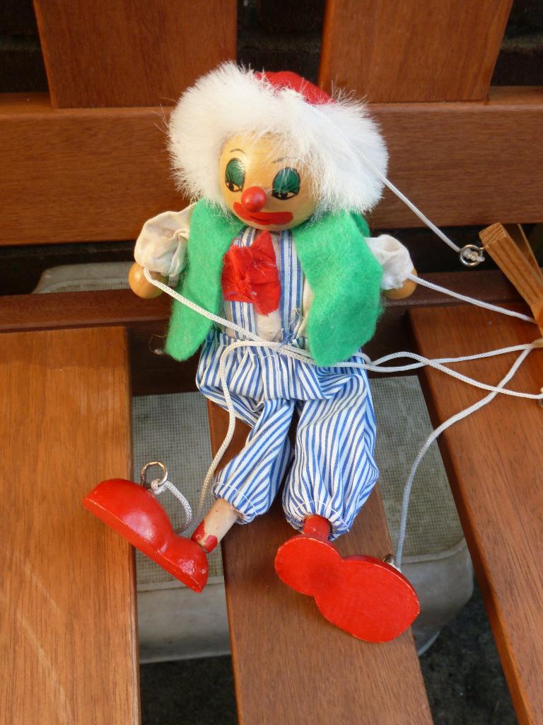 Marionet clown 20 cm lang, Verzamelen, Poppen, Ophalen of Verzenden, Gebruikt, Pop