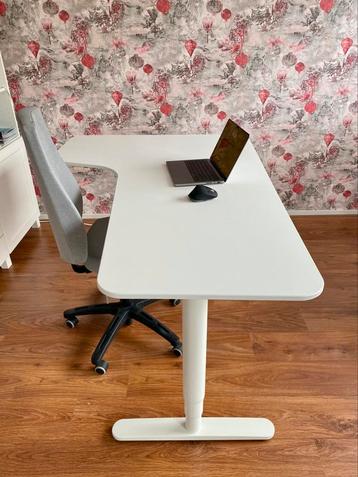 IKEA Bekant zit-sta bureau elektrisch in hoogte verstelbaar