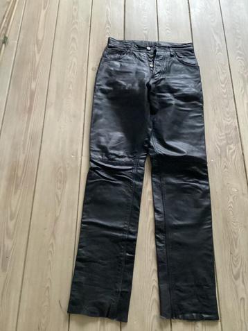 Lerenbroek voor motor of zo te dragen beschikbaar voor biedingen