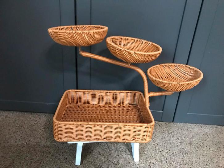 Vintage rotan serveermand met etagere, Huis en Inrichting, Keuken | Keukenbenodigdheden, Zo goed als nieuw, Ophalen of Verzenden