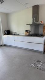 Moderne hoogglans dubbelwandige keuken GEDOMONTEERD, Wit, Dubbelwandige keuken, Ophalen of Verzenden, Zo goed als nieuw
