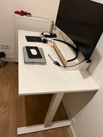 Bureau - In hoogte verstelbaar, Huis en Inrichting, Bureaus, Ophalen, In hoogte verstelbaar, Gebruikt, Bureau
