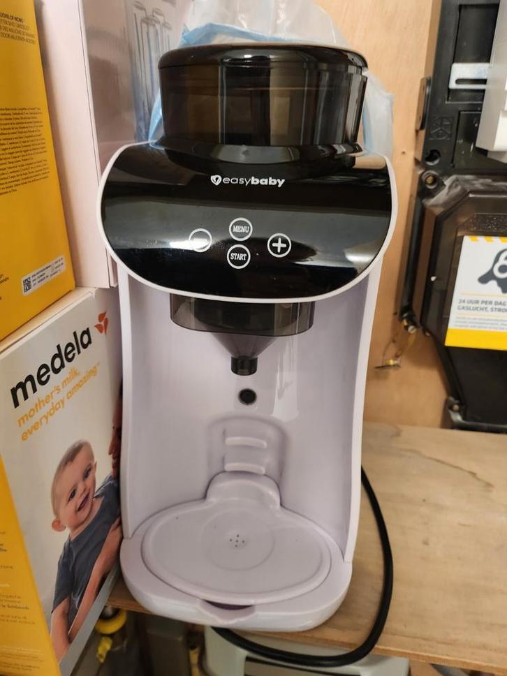Easy Baby Melk Maker - Gemakkelijk Flesjes Maken!, Kinderen en Baby's, Babyvoeding en Toebehoren, Zo goed als nieuw, Flessen- of potjesverwarmer
