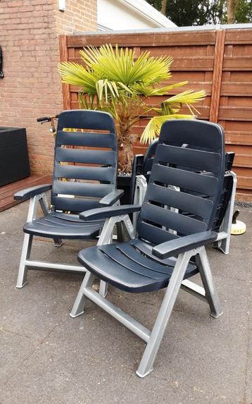 Tuinstoelen 15,- per stuk beschikbaar voor biedingen