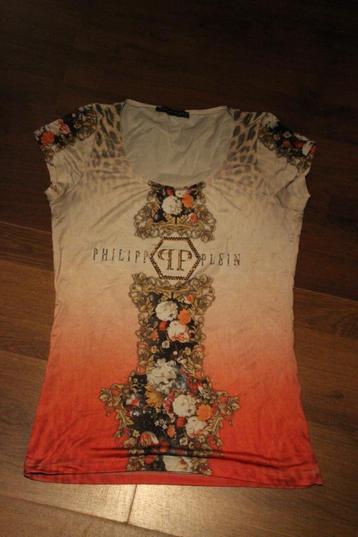 t-shirt met bloemetjes gekleurd beschikbaar voor biedingen
