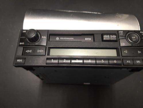 RADIO  Beta met CD uitgang zie foto.s twee speaker uitgang, Auto diversen, Overige Auto diversen, Ophalen of Verzenden