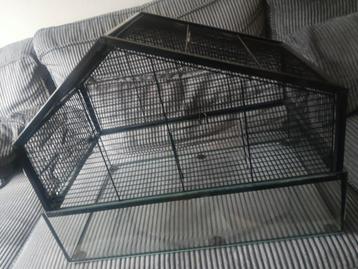Hamsterkooi beschikbaar voor biedingen