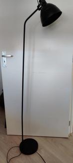 Zwarte vloerlamp, Ophalen, Zo goed als nieuw, 150 tot 200 cm