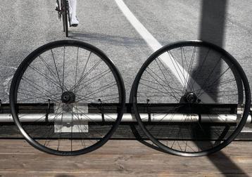 Giant PR2 wielset beschikbaar voor biedingen