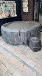 Te koop Intex jacuzzi, Tuin en Terras, Bubbelbaden en Hottubs, Ophalen of Verzenden, Zo goed als nieuw, Pomp