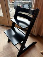 Zwarte Stokke Tripp Trapp (nieuw model), Kinderen en Baby's, Ophalen, Gebruikt, Meegroeistoel, Gordel(s)