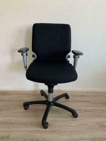 Comforto 77, bureaustoelen , zwarte stof zwart kruisvoet beschikbaar voor biedingen