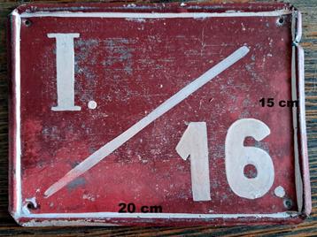 Vintage Metalen Bordje I./16 beschikbaar voor biedingen
