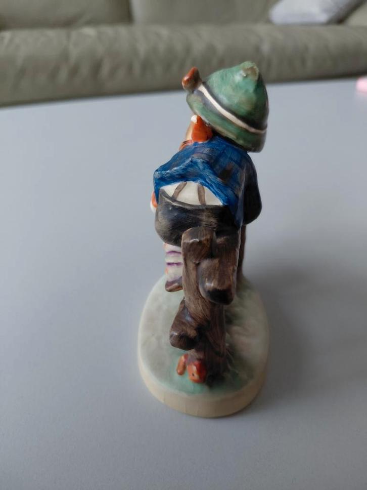 Hummel beeldje jongen met gans, Antiek en Kunst, Antiek | Keramiek en Aardewerk, Verzenden
